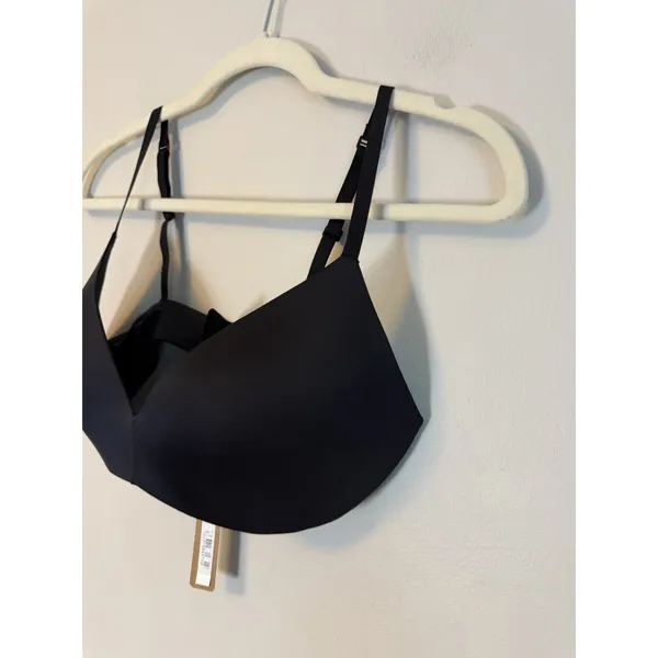SKIMS Wireless Form Push Up Plunge Bra Size 36C Onyx Black NWT $54 - Image 2