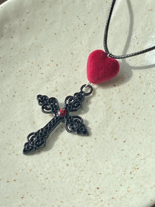 Handmade vintage antique goth heart & cross necklace✝️🖤 - Image 4