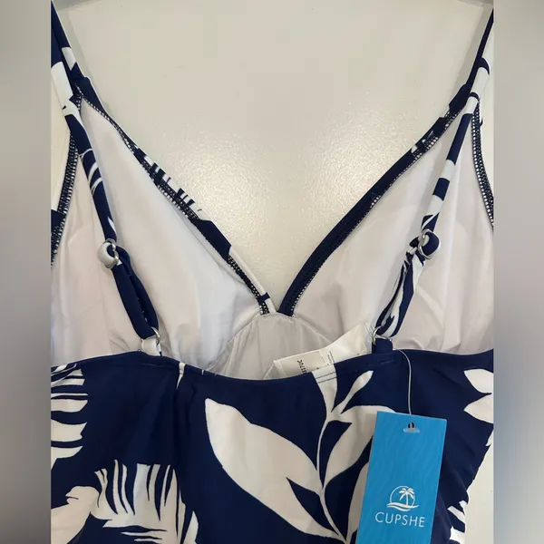 CUPSHE Women's One Piece Swimsuit V-Neck Floral Navy Blue & White Size S - Image 12