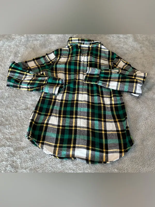 Women’s Planet Gold Brand Green Plaid Long-Sleeve Flannel Shirt Size Small - Image 4
