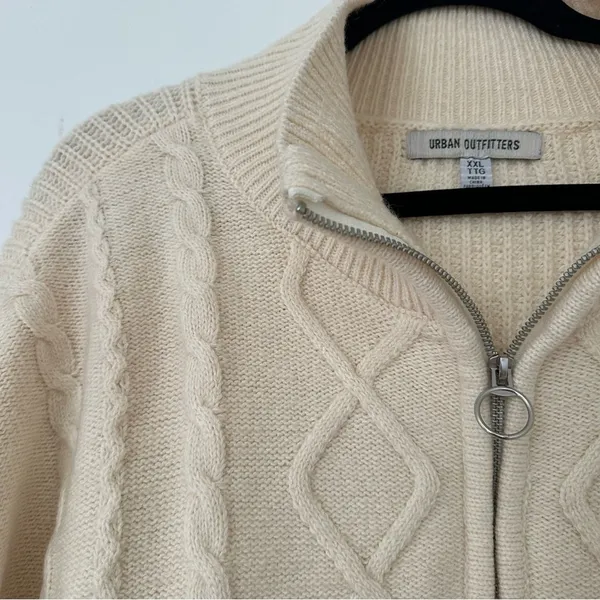 Urban Outfitters Women’s Sweater Pullover Half Zip Chunky Cable Knit Crop XXL - Image 3