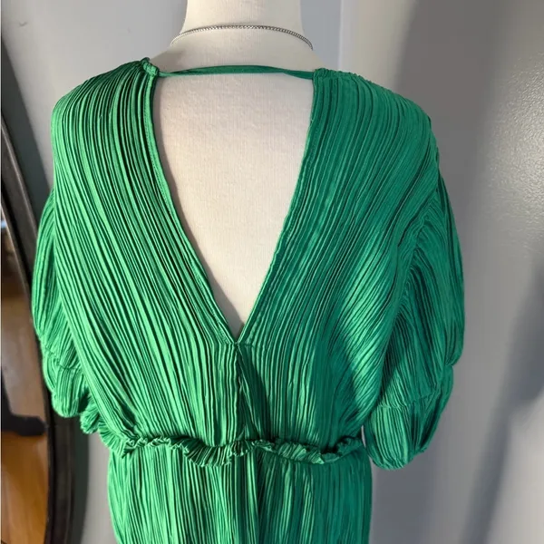 Anthropologie Emerald Green Pleated Midi Dress with Puff Sleeves - Image 9