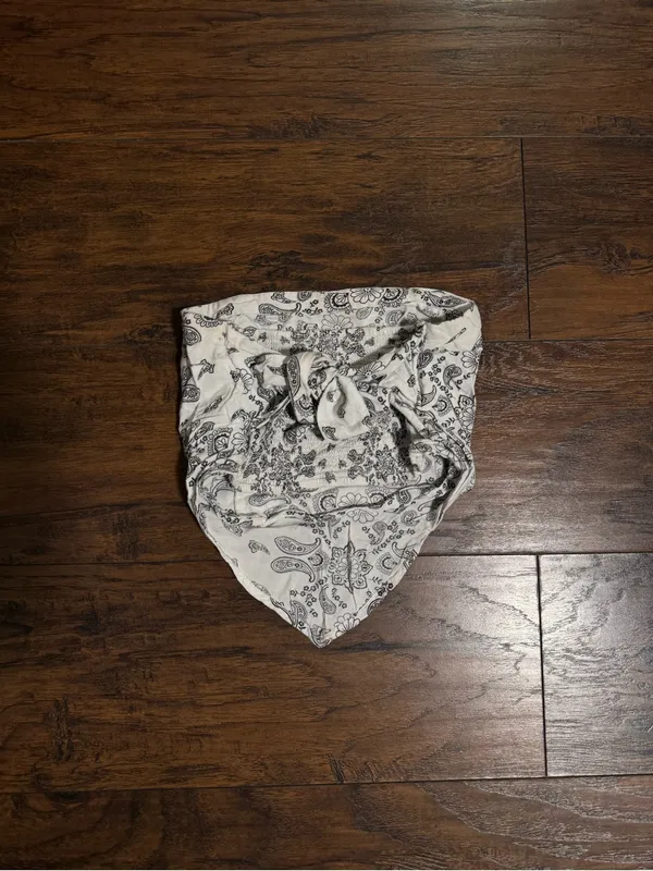 Hollister White Bandana Top - Image 2