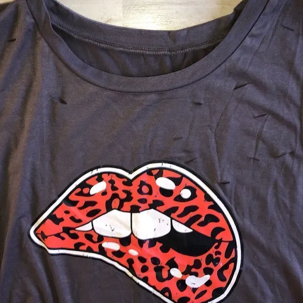 💕5️⃣ Distressed cheetah kiss distressed sleeveless top size XL - Image 2