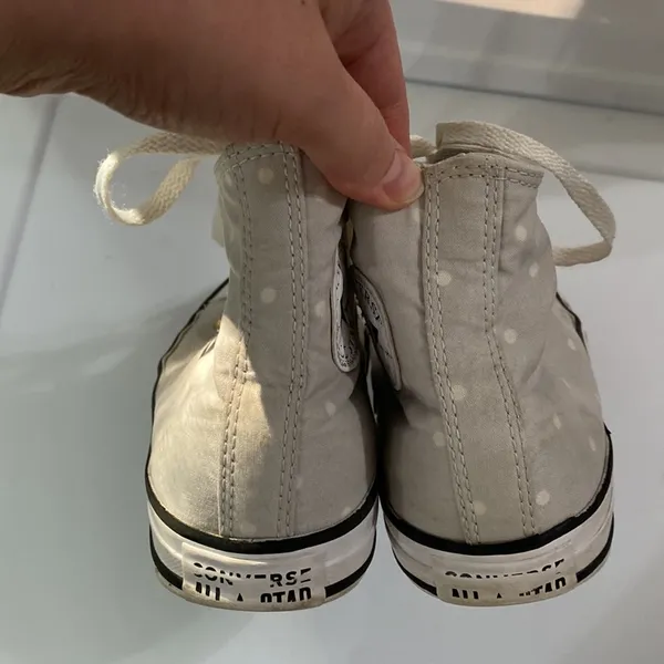 Converse All Star high top beige polka dot sneakers size 6 - Image 9