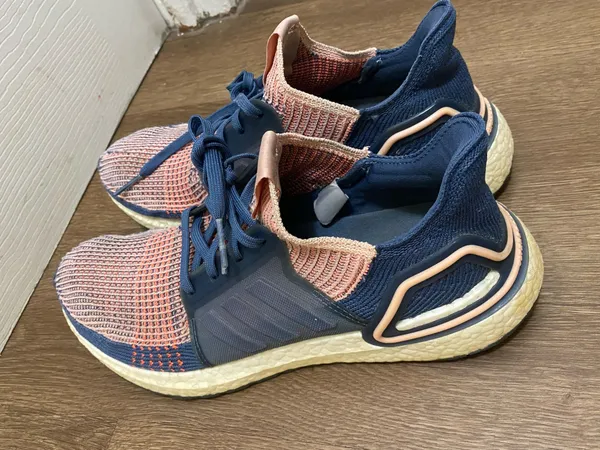 Adidas Ultraboost 19 Women's Size 10.5 Running Shoes - Image 4