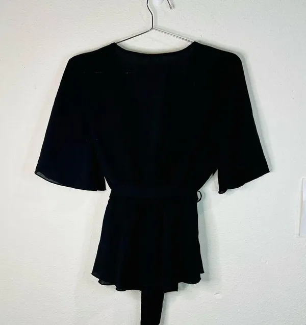 Chic Black Wrap Top with Belted Waist Boho Casual Flowy V-Neck Blouse Size Large - Image 4