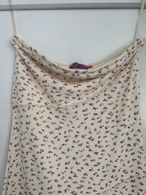 Edikted Maxi Dress Floral Cream Pattern - Image 5