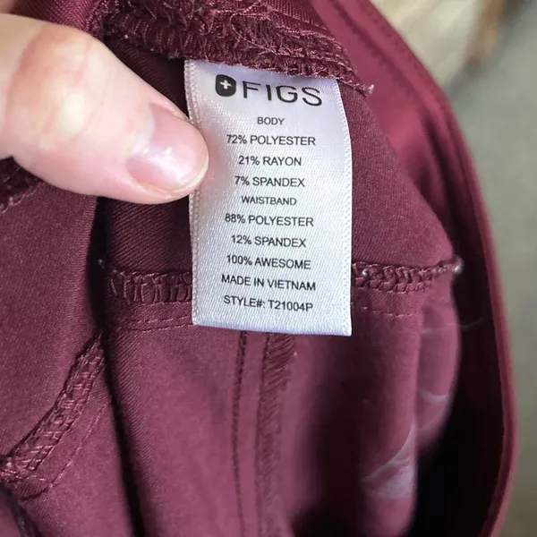 FIGS Technical Collection Kade Cargo Scrub Pants Burgundy Size Large - Image 3