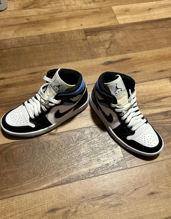 Jordan 1 size 7 unisex’s - Image 3