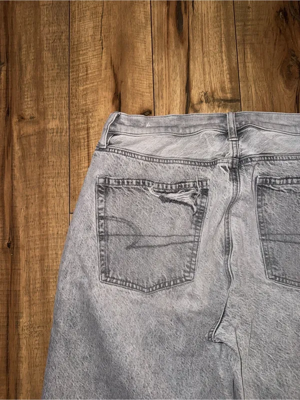Light gray American eagle jeans - Image 10
