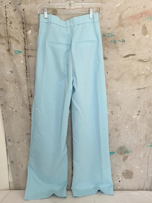 Abercrombie Sloane Tailored Pleated Trouser Pant in Sky Blue - Image 4