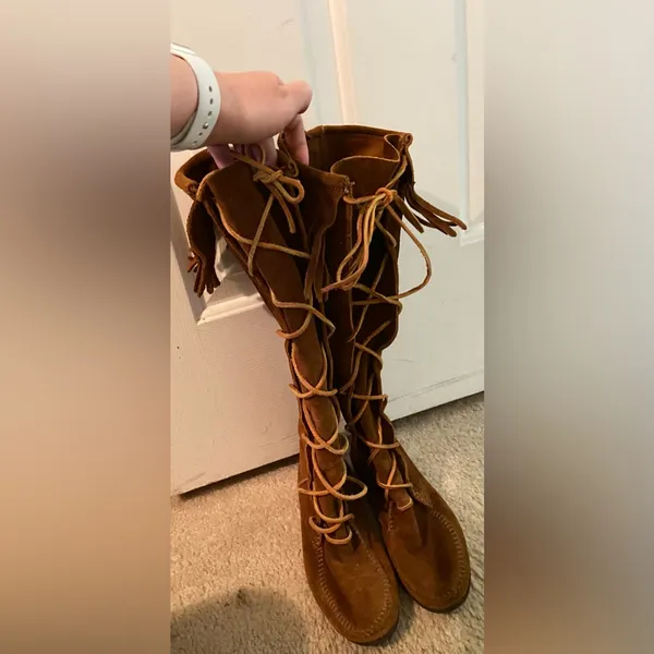 Brown Minnetonka moccasins - Image 3