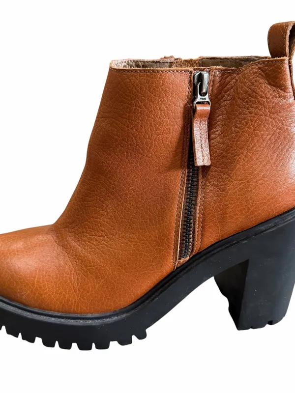 Paruolo Women’s Leather Ankle Boots Sz 39 Brown Lug Sole Block Heel Zip Booties - Image 4