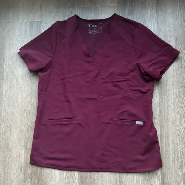 FIGS Casma™ Three-Pocket Scrub Top - Image 3