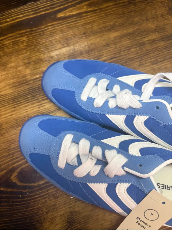 No boundaries blue sneakers size 7 - Image 2