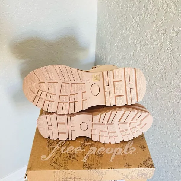 FREE‎ PEOPLE Camp Out Canvas Combat Boot, Natural, Tan/Pink, Size 8, NWT - Image 10