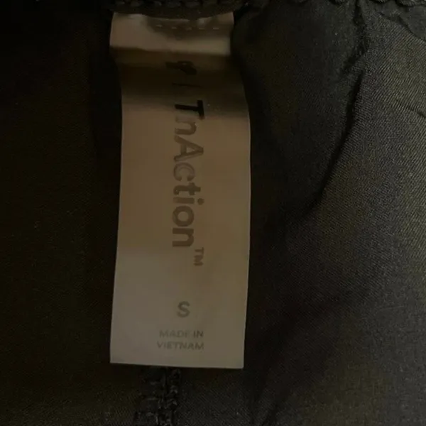 Aritzia TNAction Women's Black Relaxed Yoga Workout Athletic Mini Shorts Size S - Image 4