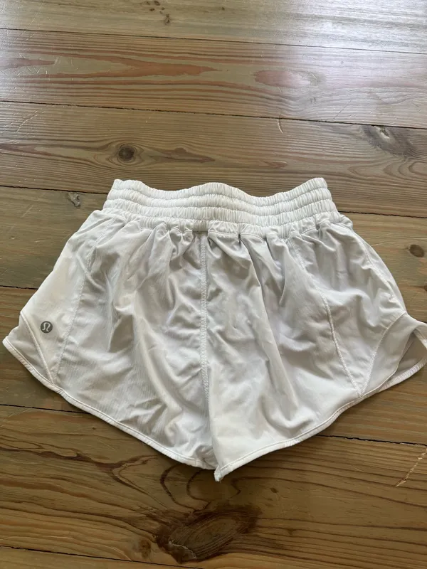 Lululemon White Hotty Shorts 2.5" - Image 2