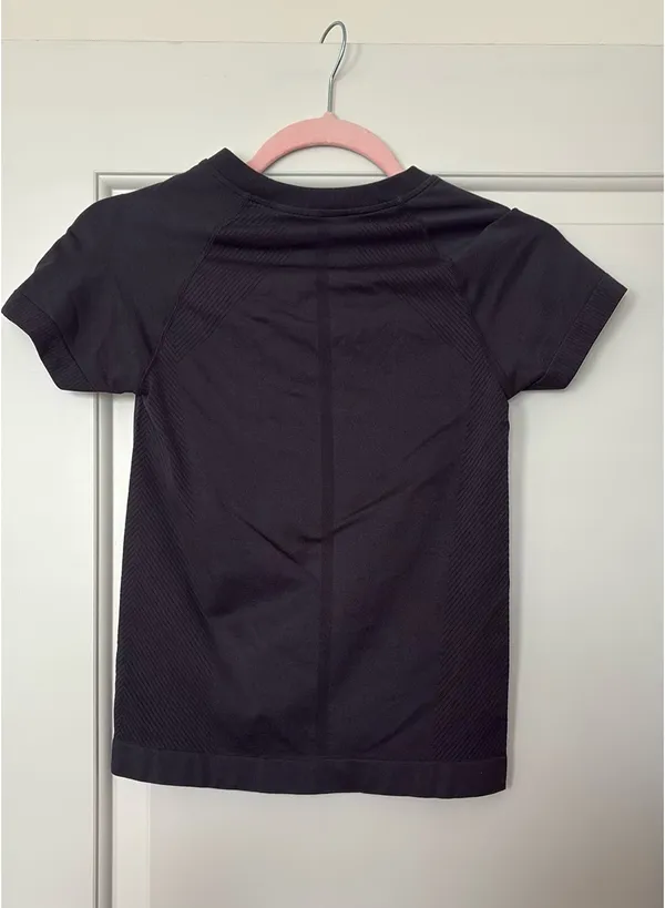 Amazon Black Athletic Top - Image 2
