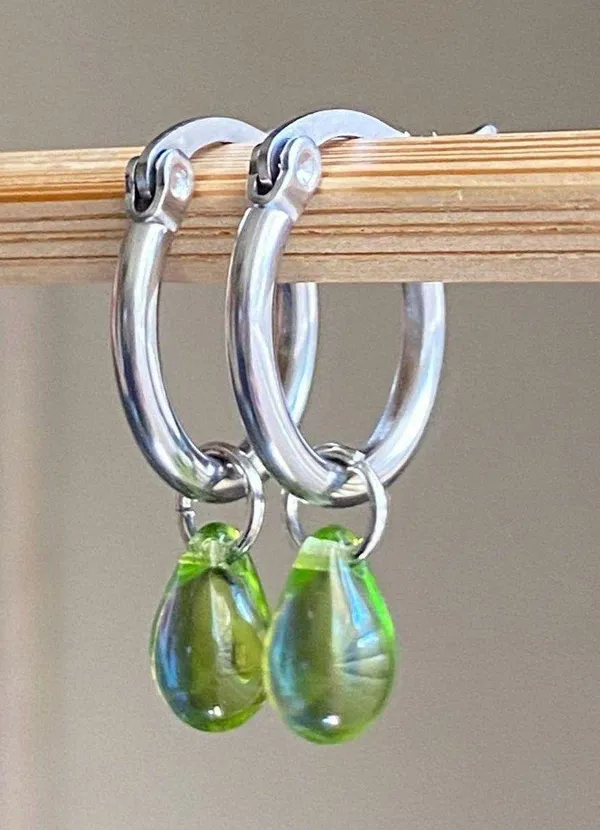 Handmade aurora olive green mini teardrop Czech glass simple minimalist hoop earrings💚🫒💕 - Image 4