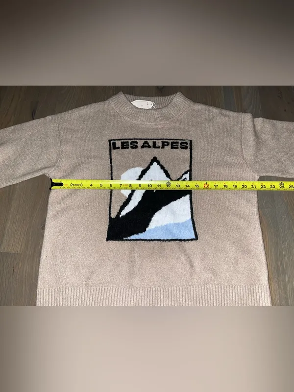 NWT Alpine Graphic Knit Sweater Les Alpes Mountain Scene Beige Size Medium - Image 4