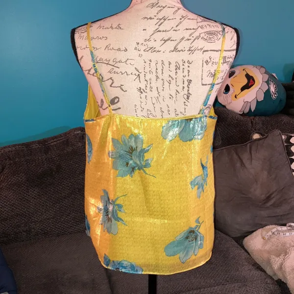 NWT Bar III Yellow Blue Graphic Bloom Metallic Shine Lined Camisole Top, Medium - Image 3