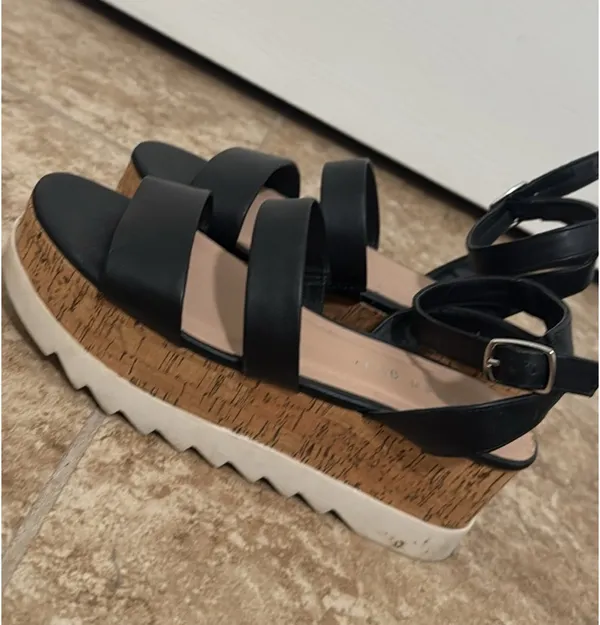 Madden Girl Platform Sandals - Image 2