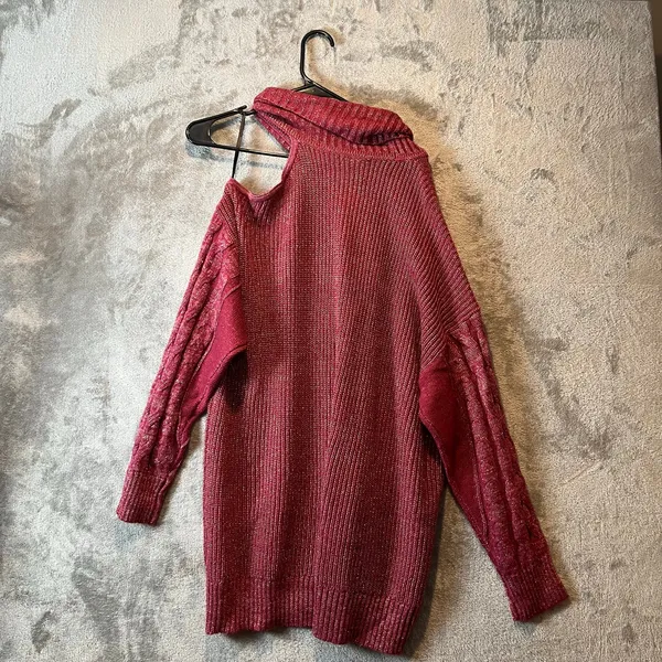Torrid‎ Cold Shoulder Metallic Pullover Sweater Size 2X Red Metallic Knit New - Image 5
