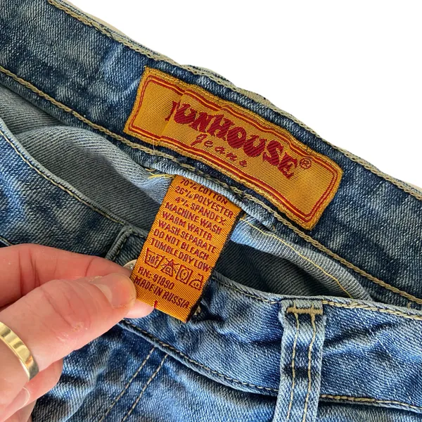 Vintage 90s / y2k Grommetted Flare Lightwash Jeans 🔥 - Image 4