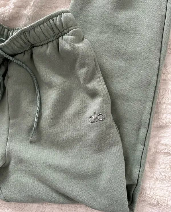 Alo Yoga Sweatpants - Image 3