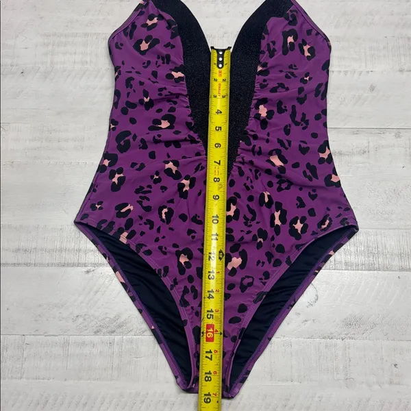 Cupshe Alegría Leopard Print Halter Ruched One Piece Swimsuit - Image 4