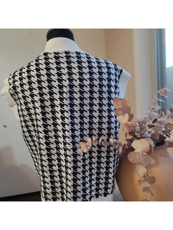 Black and White Houndstooth Women's Top EUC Cotton Blend - Image 3