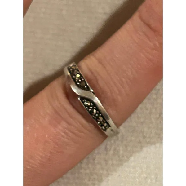 Ring band 925 sterling silver unique cute size 8 - Image 3