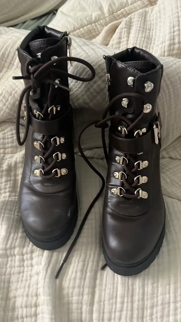 Brown Boots Size 7 - Image 4