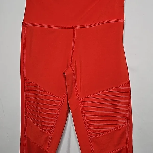 Alo yoga high rise workout moto leggings red cherry sz Medium - Image 5