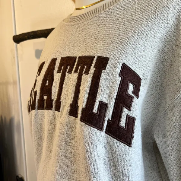 Seattle Washington Comfy Oversized Crewneck Sweatshirt Size Medium Unisex - Image 2