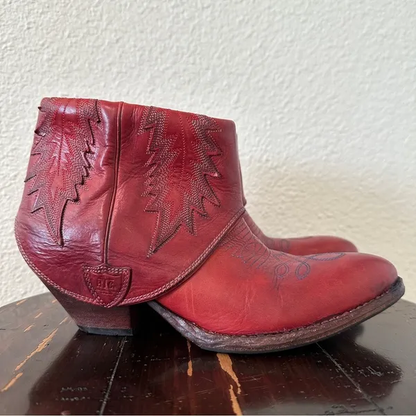 HTC Hollywood Trading Company Folded Cowboy Ankle Boots in Burgundy Sz 37 / 7 US - Image 11