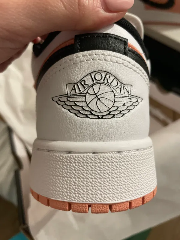 Air Jordan 1 Low - Image 12
