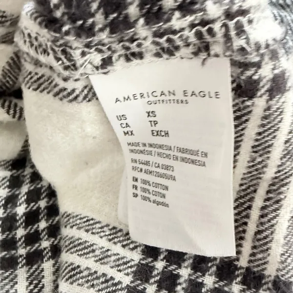 American Eagle Flannel Shirt XS Black White Plaid Cropped Button Down Cabincore - Image 7