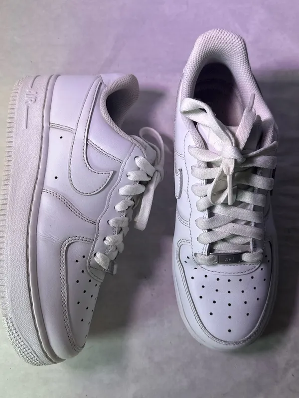 Nike White Low-Top Leather Sneakers - Image 4