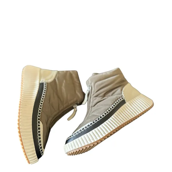 NEW Dolce Vita Devlin Quilted Sneaker Boot in Olive Green - Image 7