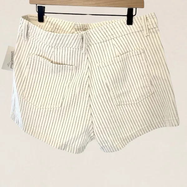 Universal Thread Womens‎ High Rise Sailor Shorts Cream Pinstripe Size 6 NWT - Image 4