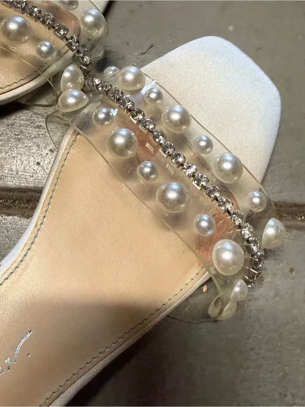 Betsey Johnson Nobbl Slide Sandals Size 7 EUC - Image 2