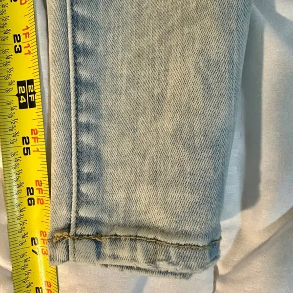 Light-Wash American Eagle Jeans Size 4 Regular Inseam 27 inches straight - Image 6
