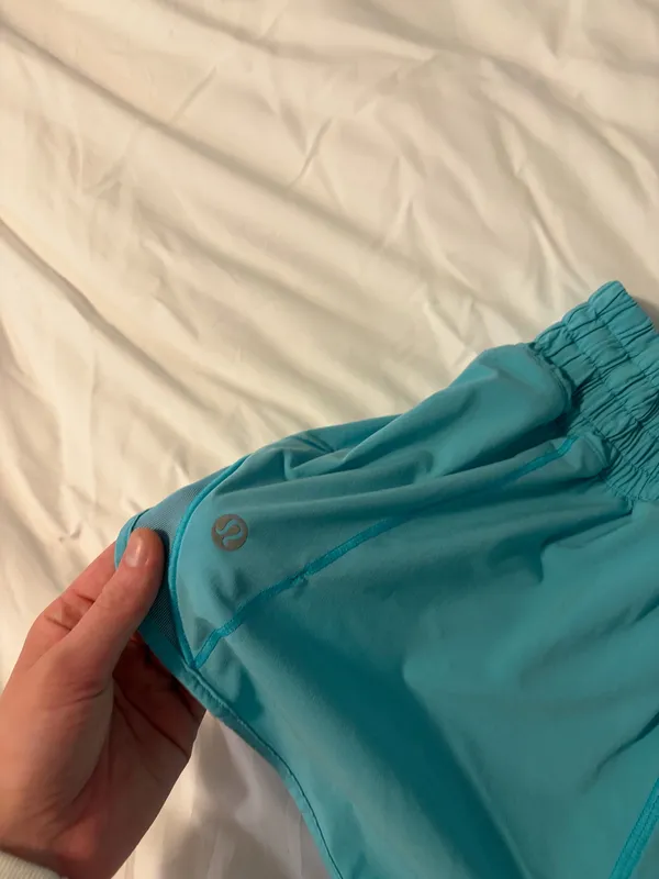 Lululemon Hotty Hot Shorts 2.5" High-Rise - Image 3