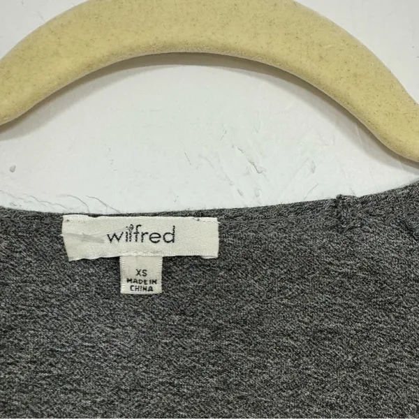 Aritzia Wilfred Grey Scoop Neck Tee Shirt Womens XS Short Sleeve Stretch Basic - Image 3