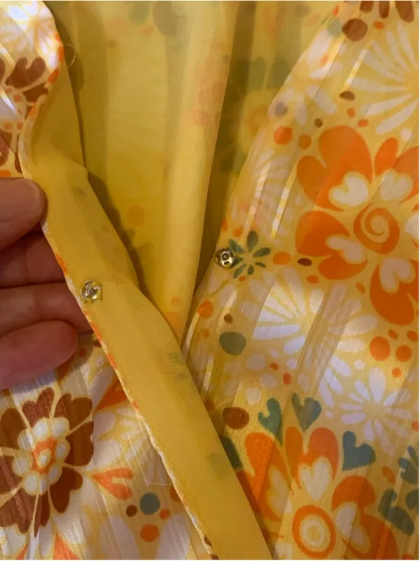 Cato Top Large Yellow Orange Floral 60’s V-neck Elastic waist Shortsleeved - Image 3