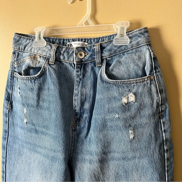 Zara Light Blue High-Rise Mom Jeans - Image 2