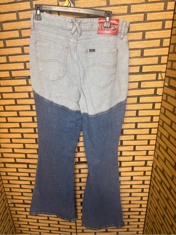 Lee higher club flare leg jeans size 12 - Image 3
